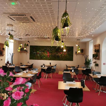 Hotel Restaurant Le Lion D'Or Gemozac Ngoại thất bức ảnh