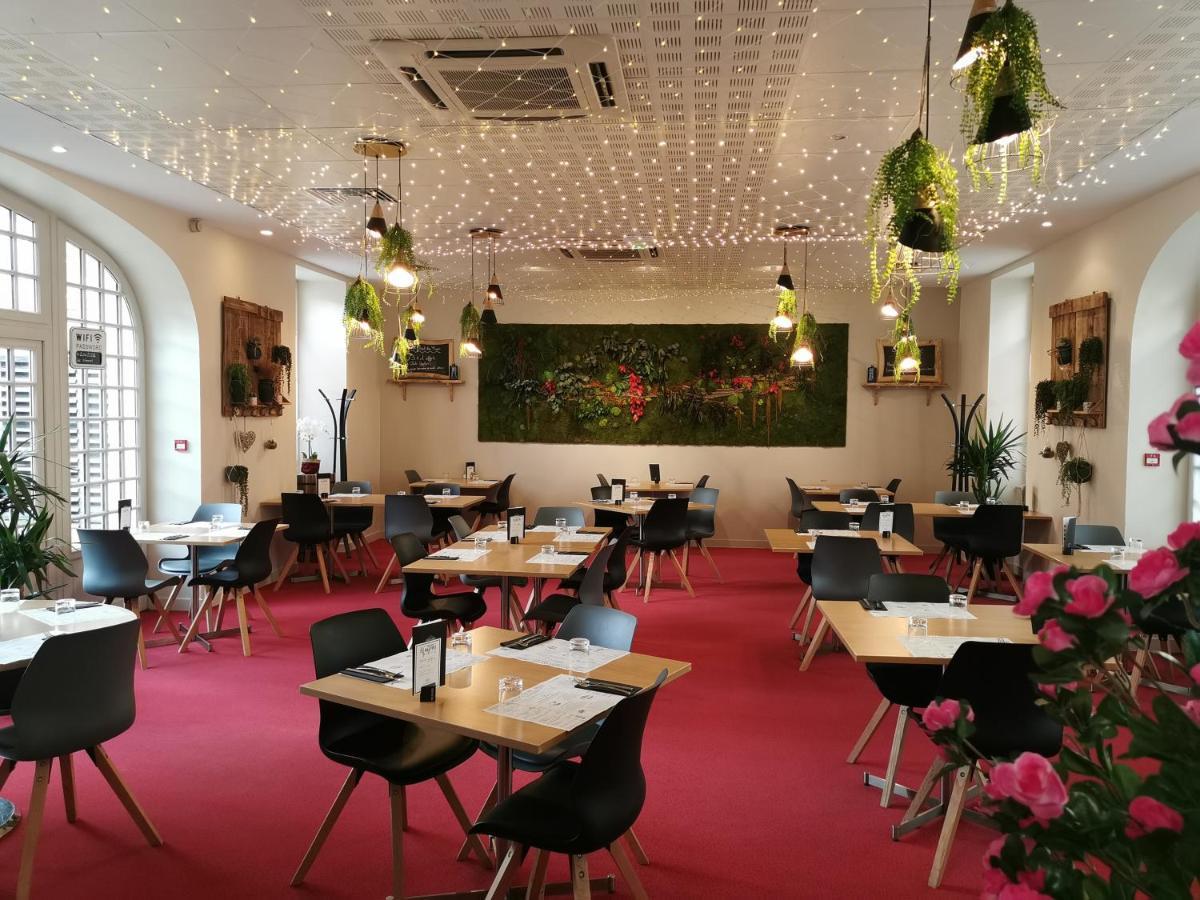 Hotel Restaurant Le Lion D'Or Gemozac Ngoại thất bức ảnh